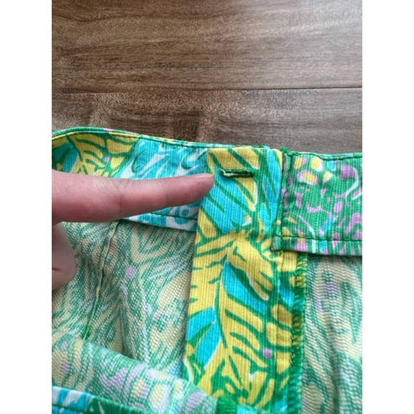 Lilly Pulitzer Deenie Sun Dance Shorts- Size 8 - Picture 5 of 6